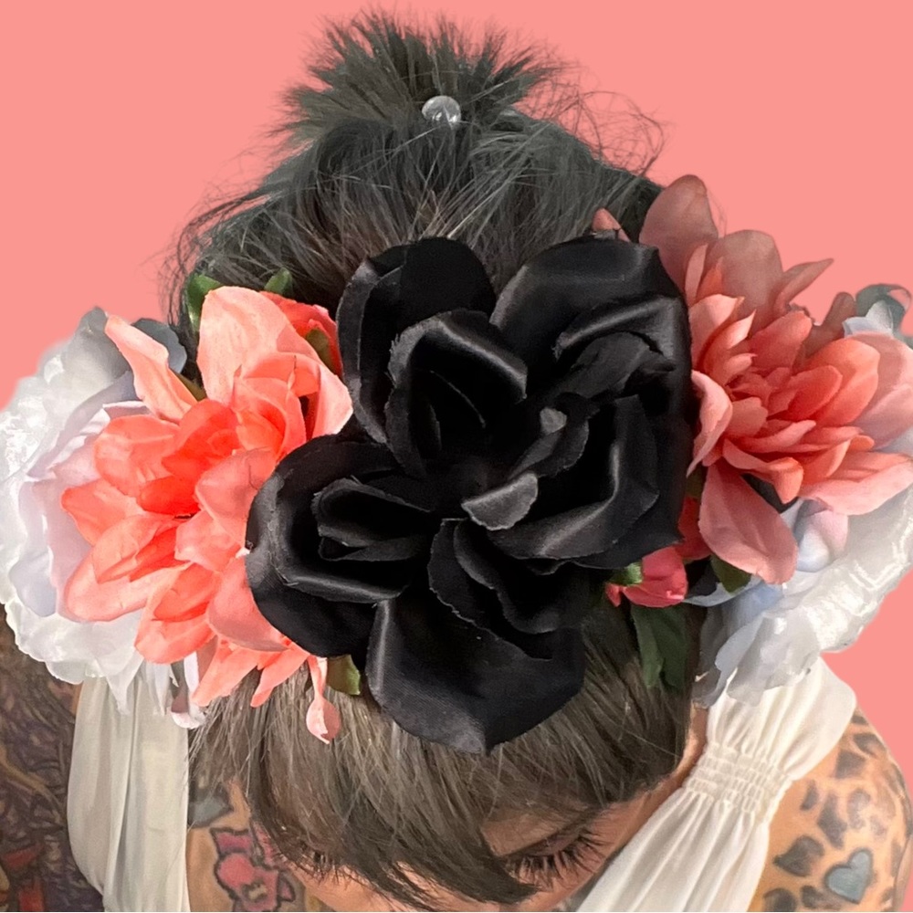 Handmade floral crown for festivals or prom or whatever 🦋 - Picture 4 of 7